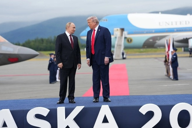 Ông Trump điện đàm với ông Putin, dự đoán xung đột Iran sẽ sớm kết thúc