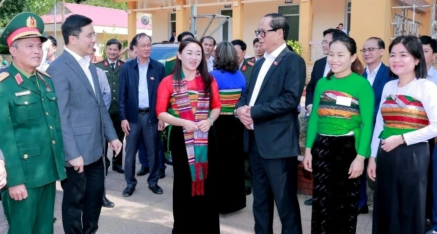 Phó Chủ tịch Quốc hội Trần Quang Phương kiểm tra công tác bầu cử ở Thanh Hóa