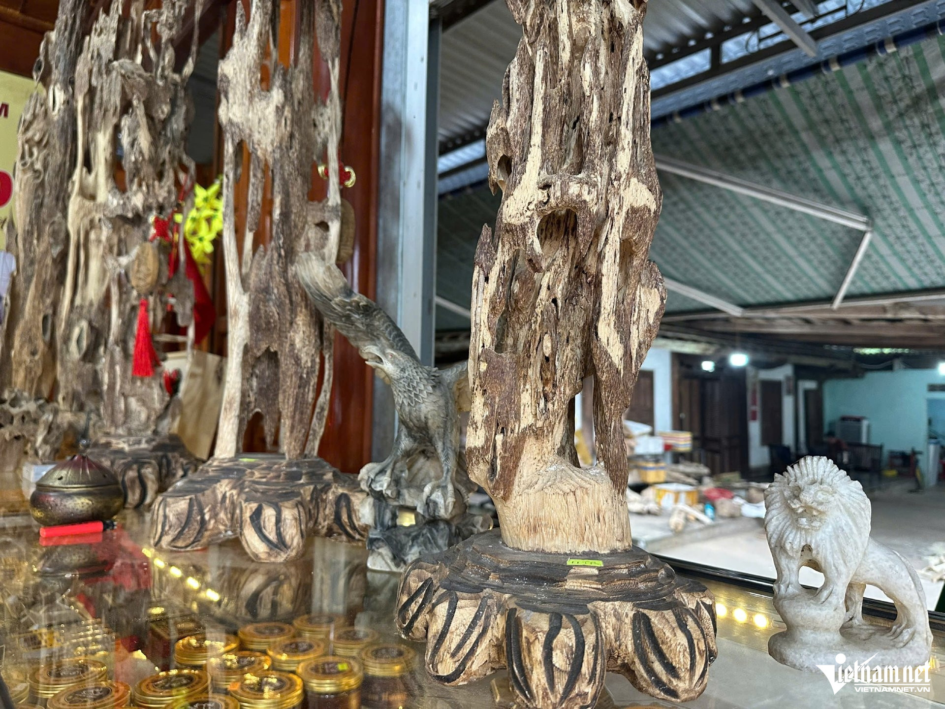 W-a trầm hương.jpg