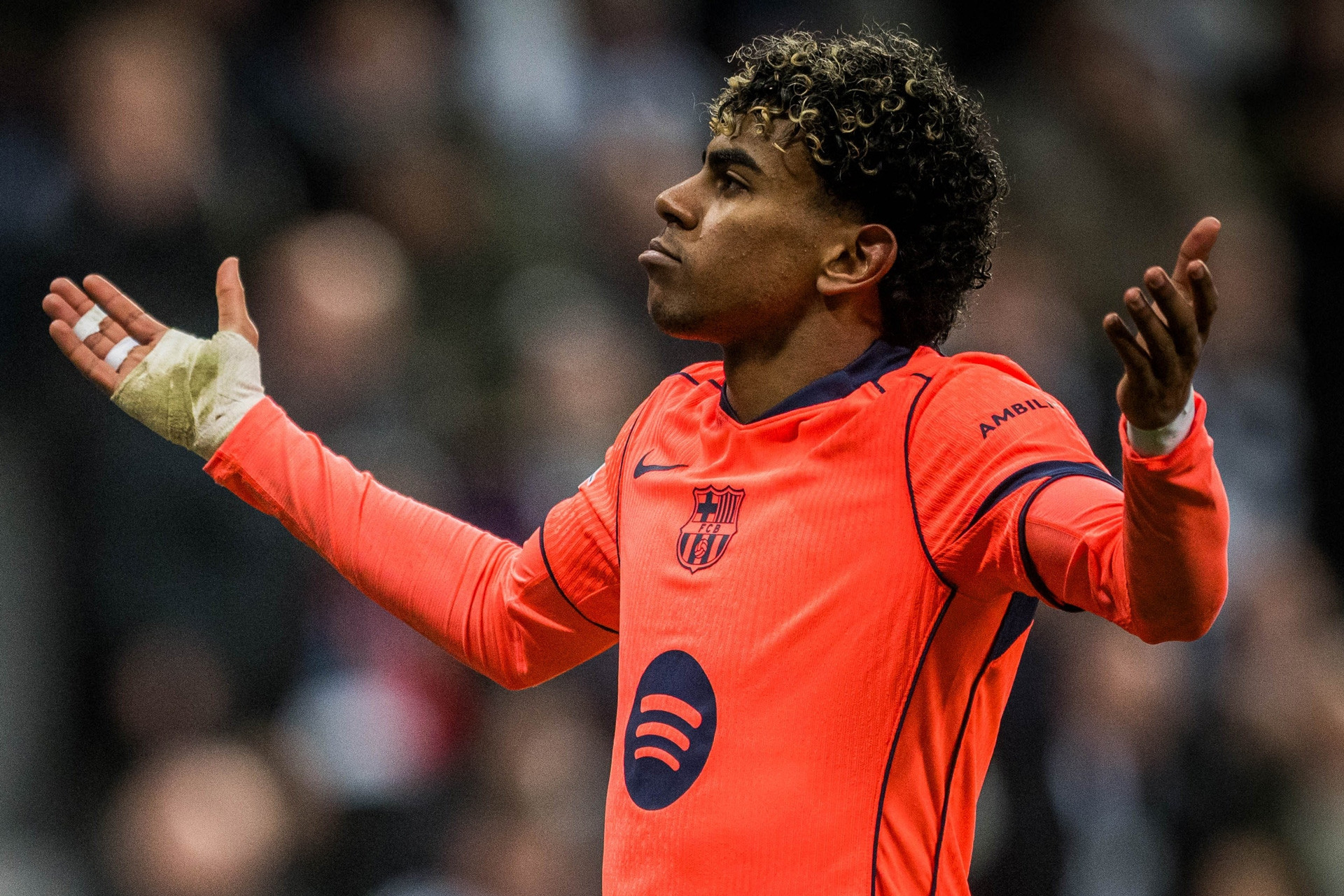 Barca thoát khỏi ‘địa ngục’ Newcastle: Ánh sáng Lamine Yamal