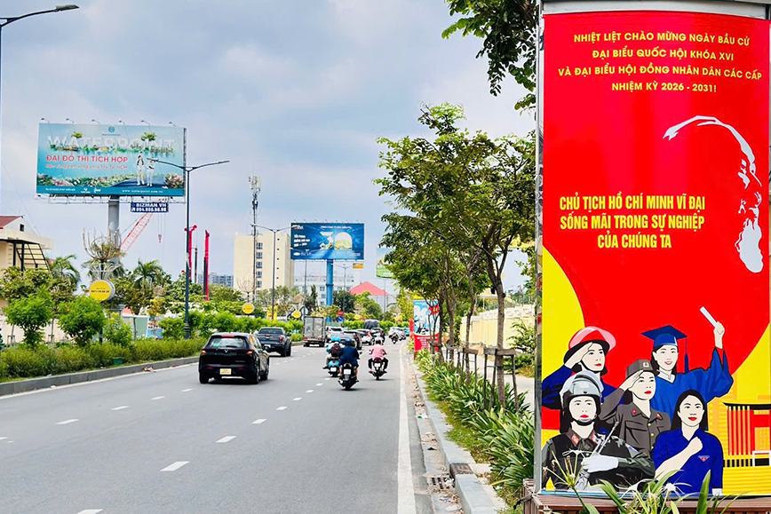 Công an TPHCM xử lý nghiêm đối tượng phá hoại cờ phướn, gây rối trật tự công cộng