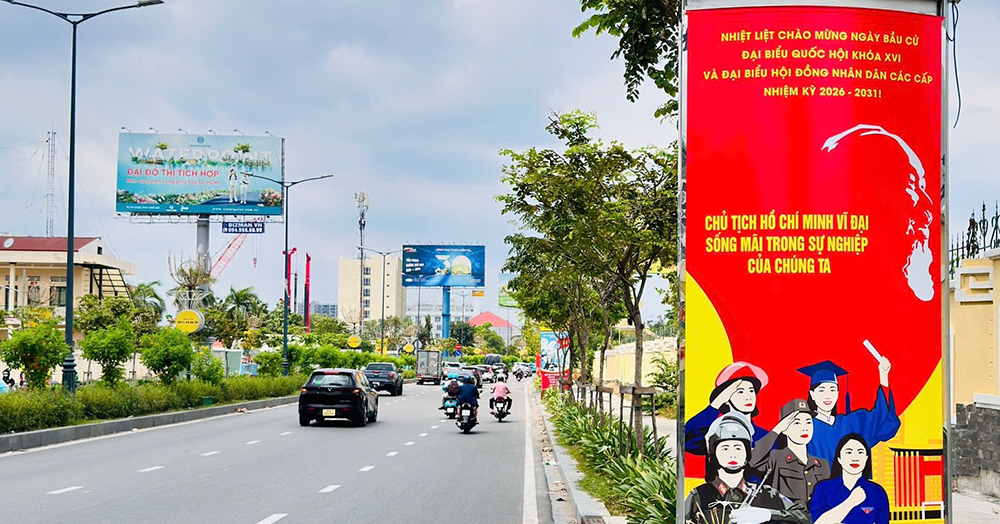 Công an TPHCM xử lý nghiêm đối tượng phá hoại cờ phướn, gây rối trật tự công cộng