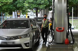 Giá dầu tăng gây biến động thế nào đến kinh tế của Singapore?