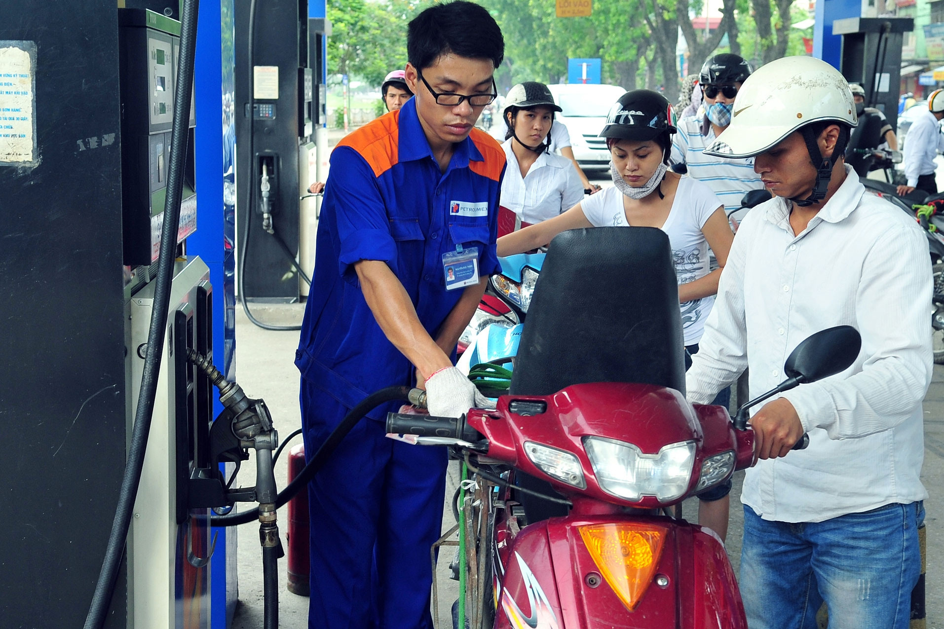 Giữ ổn định 'bình xăng' của nền kinh tế