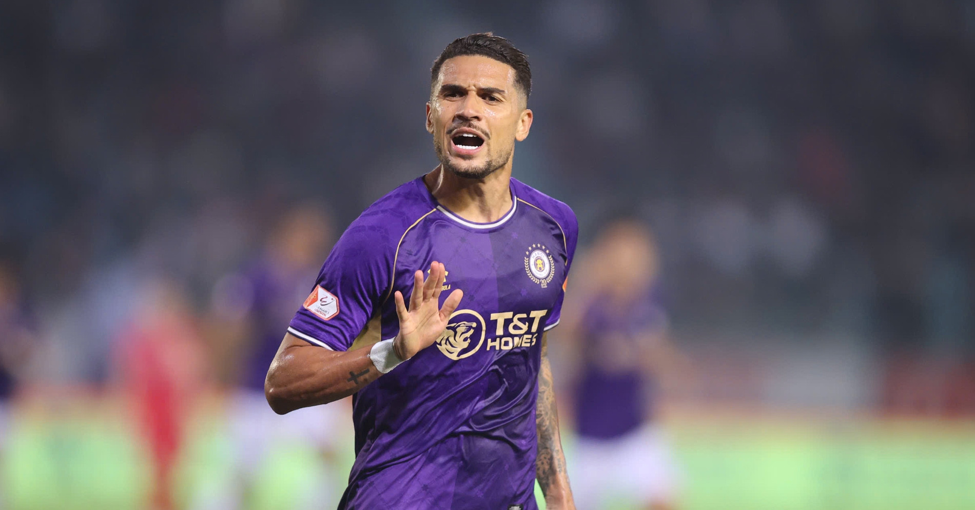 Hoàng Hên lên tuyển Việt Nam, HLV Kim Sang Sik tính gì đấu Malaysia?