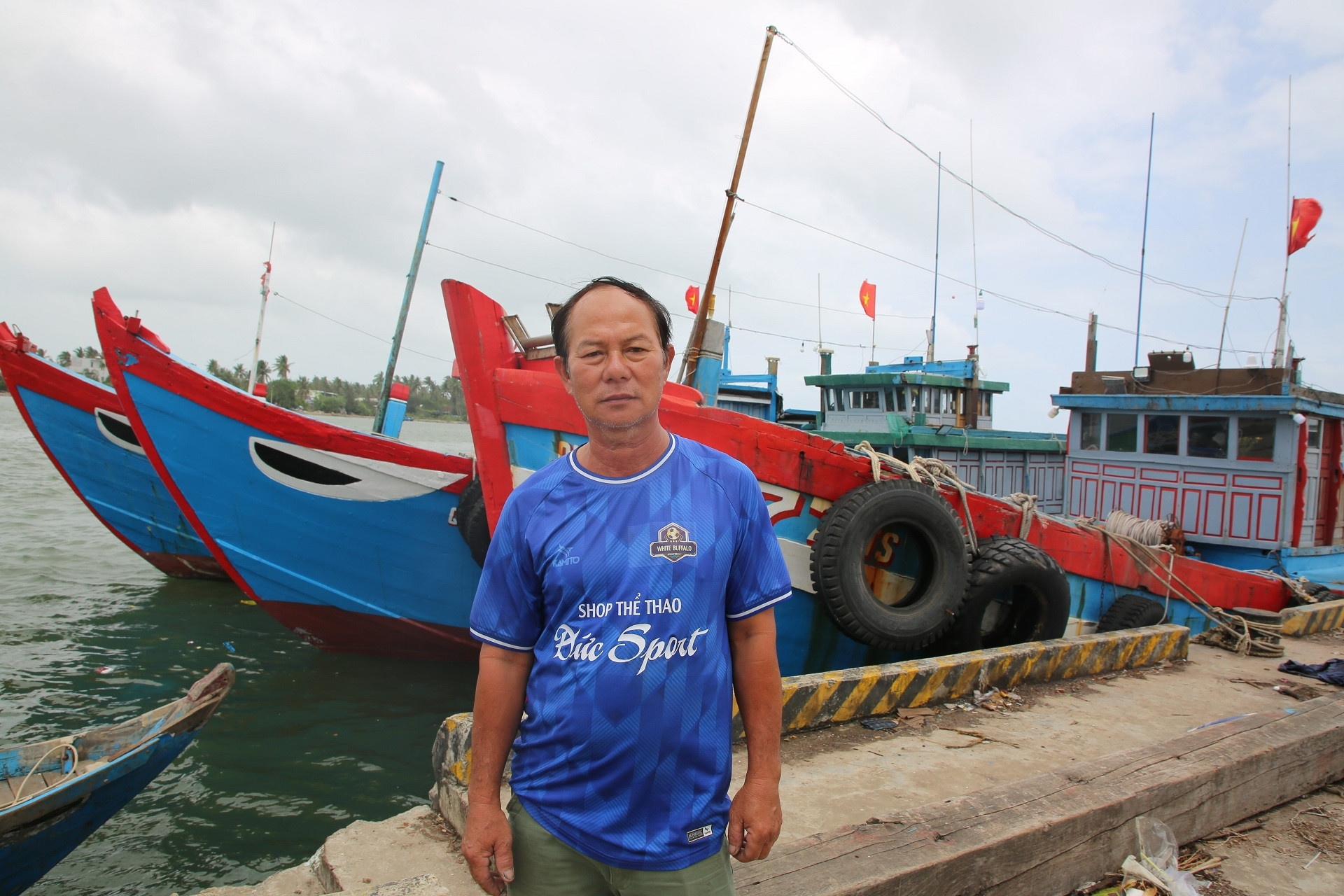 Giá dầu tăng hơn 10.000 đồng/lít, nhiều tàu cá ở Đà Nẵng chần chừ ra khơi