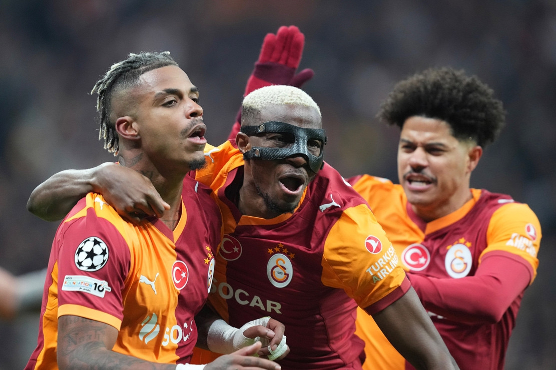 Liverpool thua bẽ bàng trên sân Galatasaray