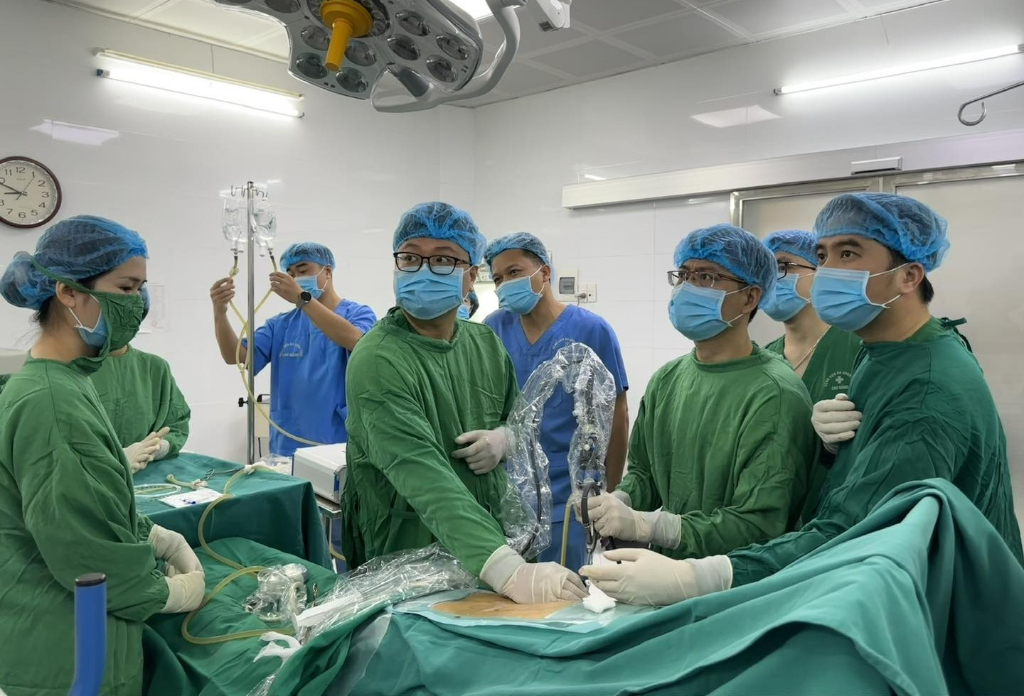 Người đàn ông quên thiết bị y tế trong cơ thể 2 năm