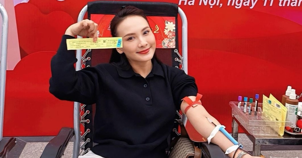 Bảo Thanh và Phương Oanh gây chú ý với hành động đẹp trong sự kiện ngày 12/3