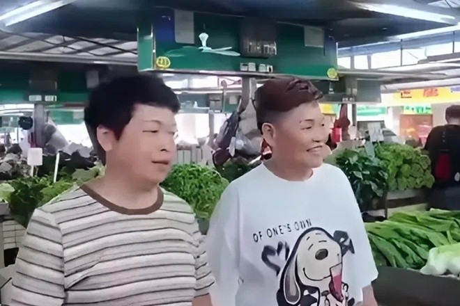 Sau khi ly hôn, đôi bạn thân về sống chung suốt 13 năm