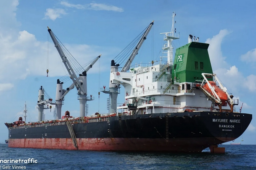 Tàu hàng Thái Lan bị tấn công gần eo biển Hormuz