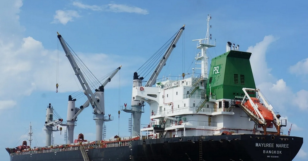 Tàu hàng Thái Lan bị tấn công gần eo biển Hormuz