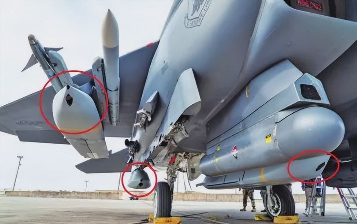 tên lửa AGM 158 JASSM 2.jpg