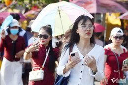 W-nang nhe HN H.Minh.jpg