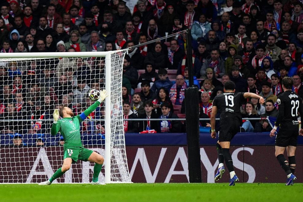 www_thesun_co_uk 2026 tottenham hotspurs antonin kinsky 1065603055 (1).jpg