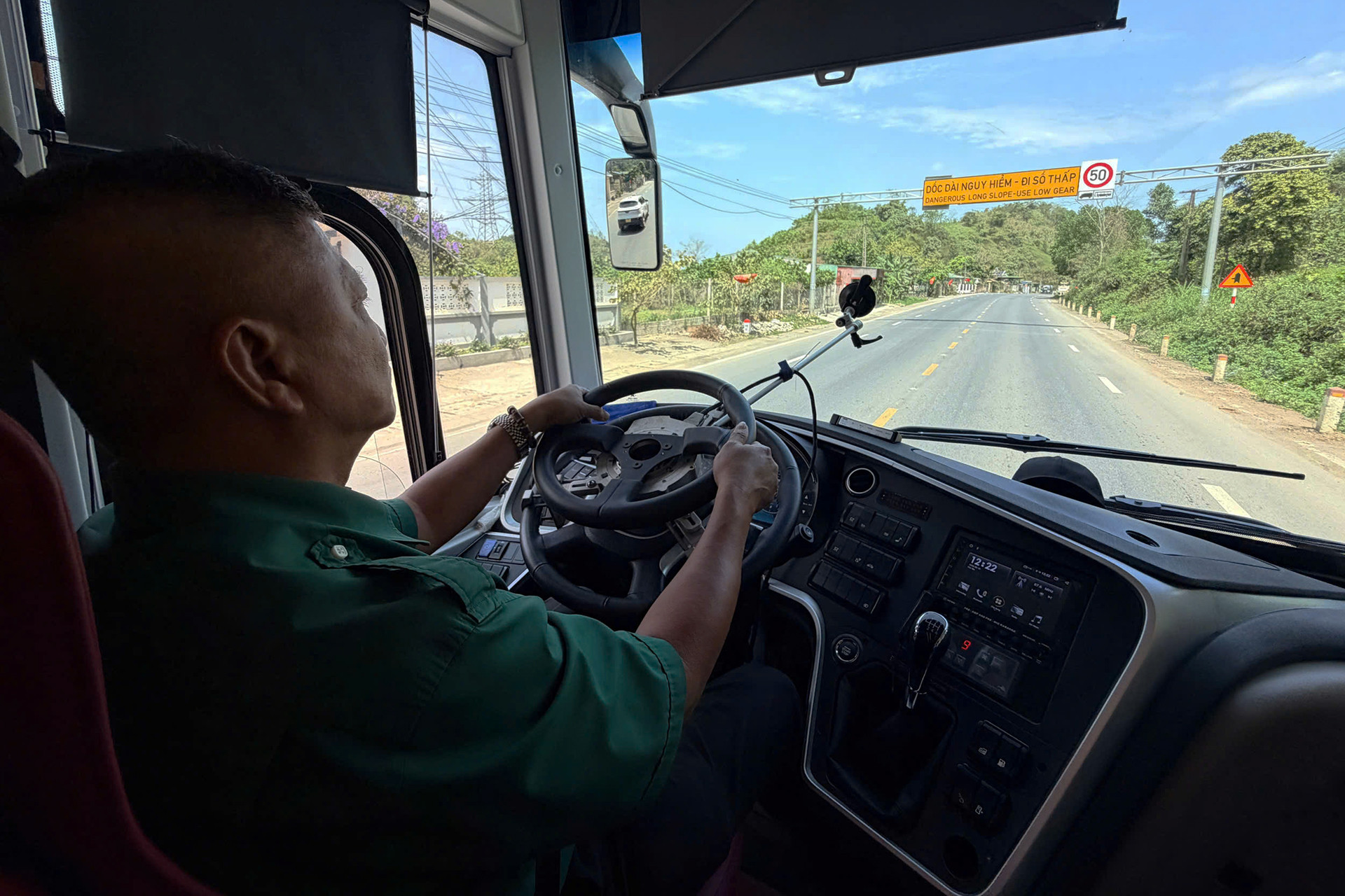 Thiết bị đặc biệt giúp đánh giá nguy cơ lật xe giường nằm 2 tầng trên đường đèo dốc