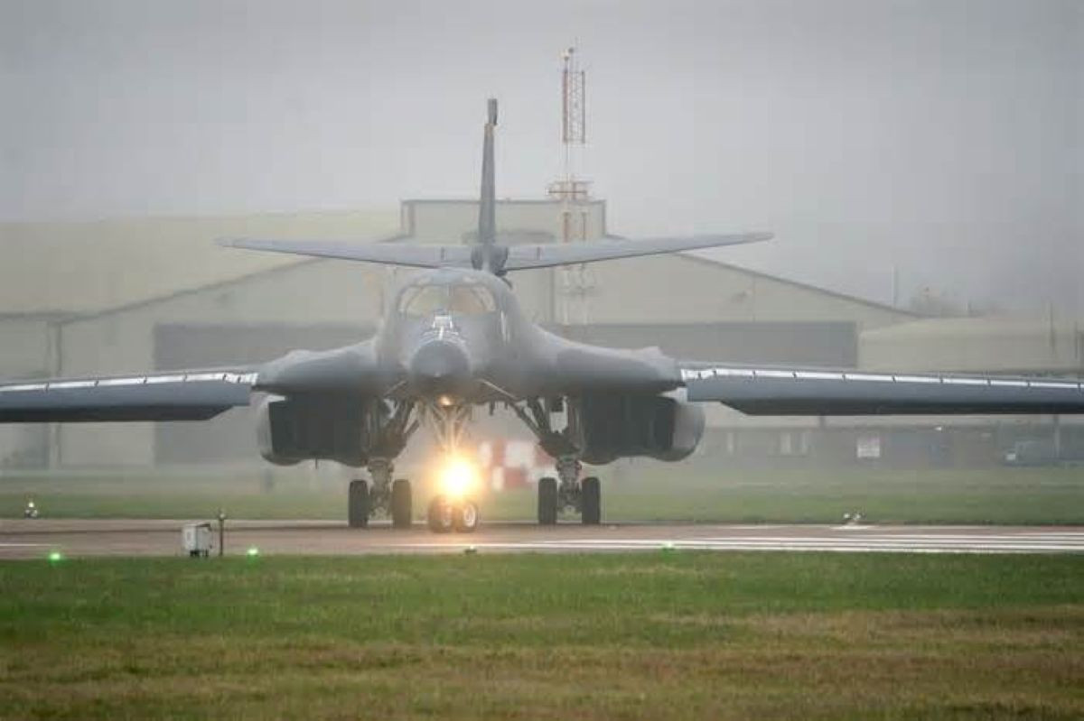 B 1 Lancer Mỹ 3.jpg