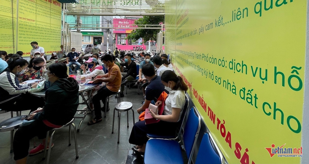 Bộ Tư pháp trả lời việc xác nhận thành viên hộ gia đình khi công chứng đất đai