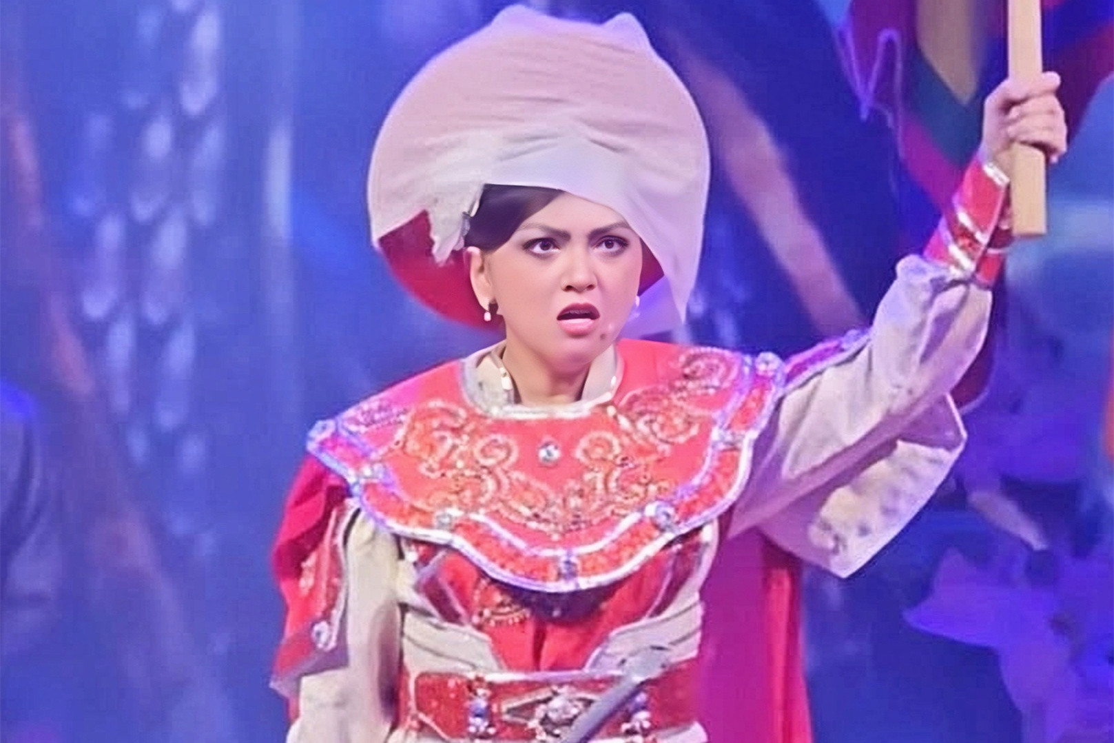 Cháu gái NSƯT Vũ Linh gây tranh cãi vì 'Tiếng trống Mê Linh' thảm họa