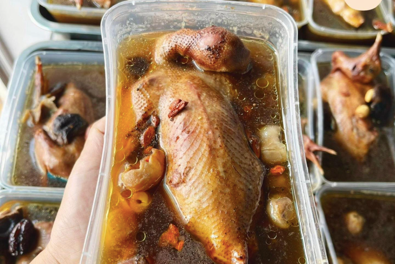 Chim câu hầm - món đại bổ nhưng nhóm người này không nên ăn