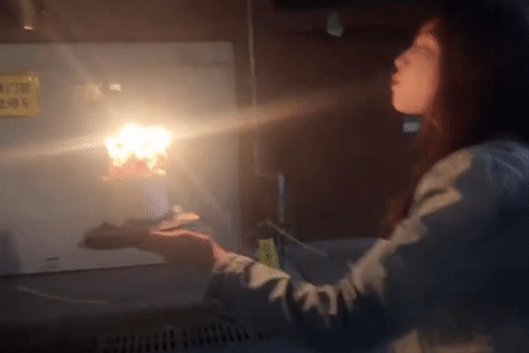 Diễn viên 27 tuổi bị bỏng nặng vì thử trào lưu thổi lửa bánh kem