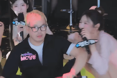 MC 47 tuổi gây phẫn nộ vì túm tóc, hành hung phụ nữ trên sóng trực tiếp