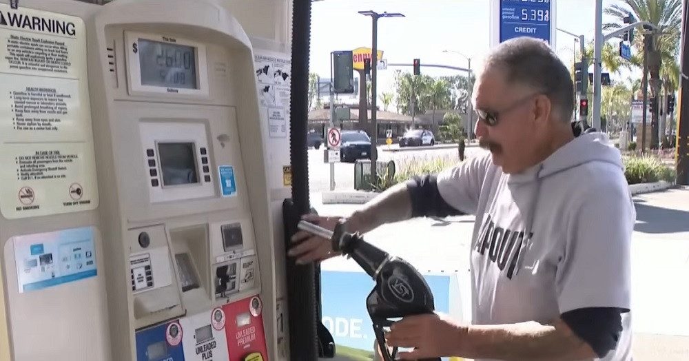 Ông Trump ra lệnh xả 172 triệu thùng dầu thô từ kho dự trữ của Mỹ