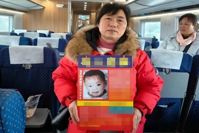 Tìm thấy con trai bị bắt cóc sau 32 năm, cha mẹ nghẹn ngào chưa thể đoàn tụ