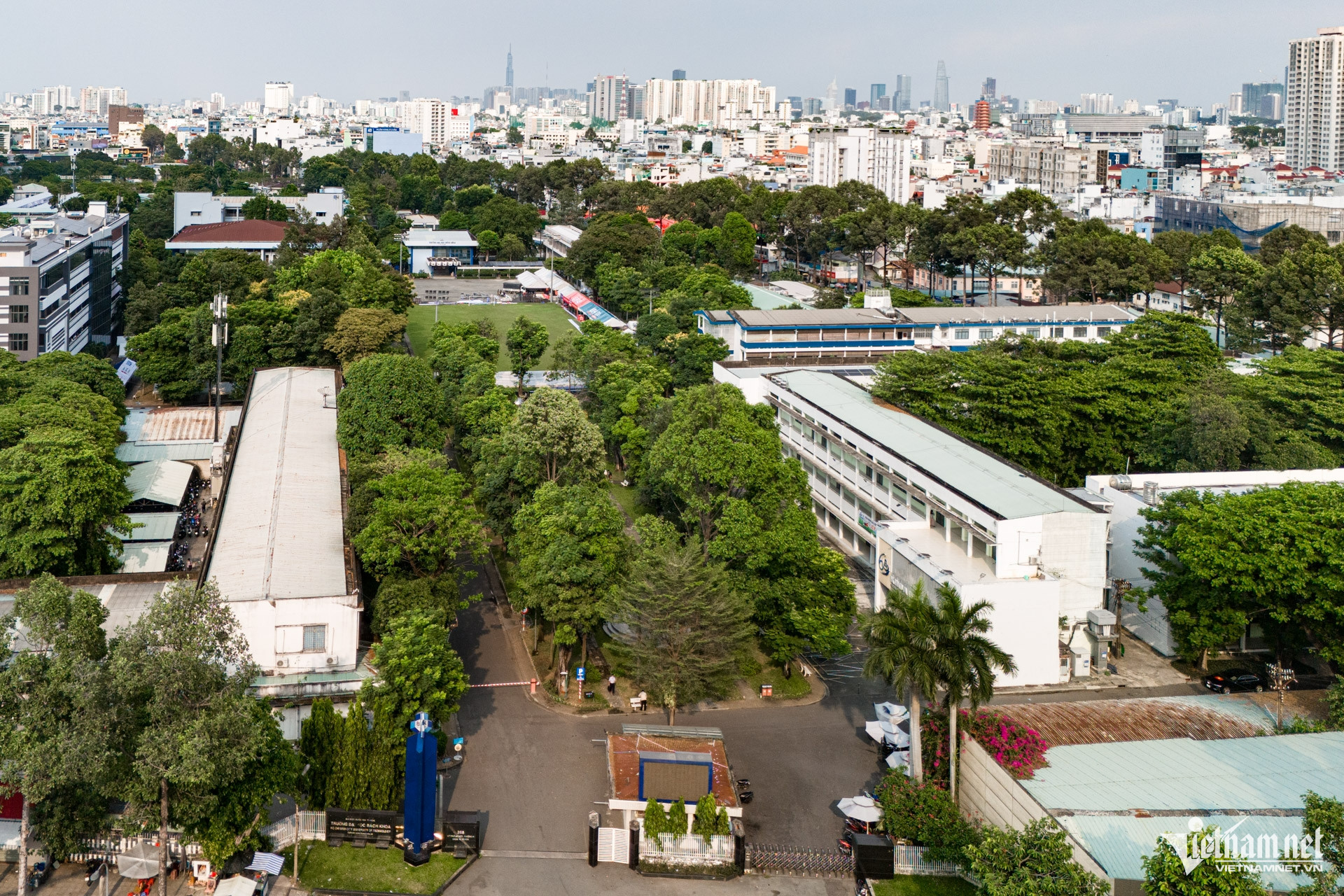 W-trường DH Bách Khoa TPHCM 15.jpg