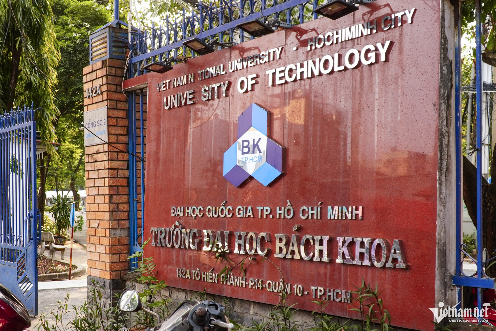 https://static-images.vnncdn.net/vps_images_publish/000001/000003/2026/3/12/w-truong-dh-bach-khoa-tphcm-16-2447.jpg