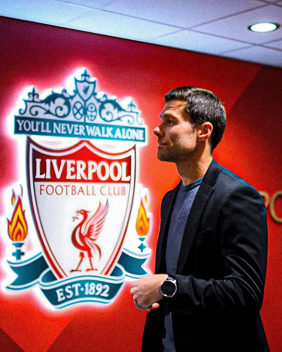 تشابي ألونسو Matchday Central.jpg