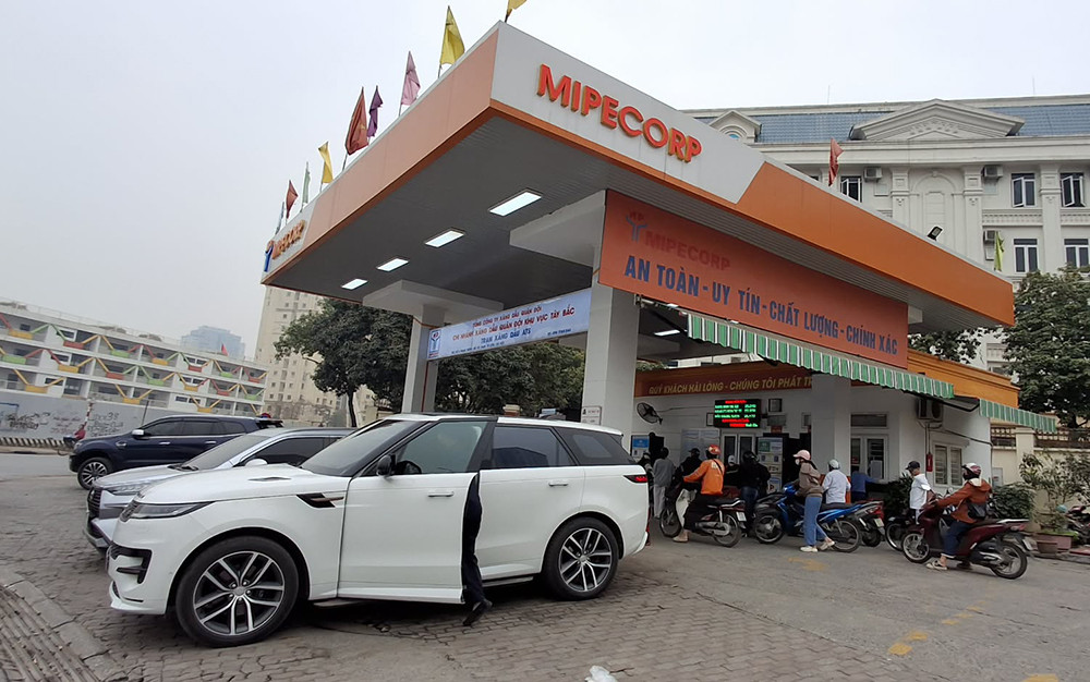 xang quan doi cau giay.jpg