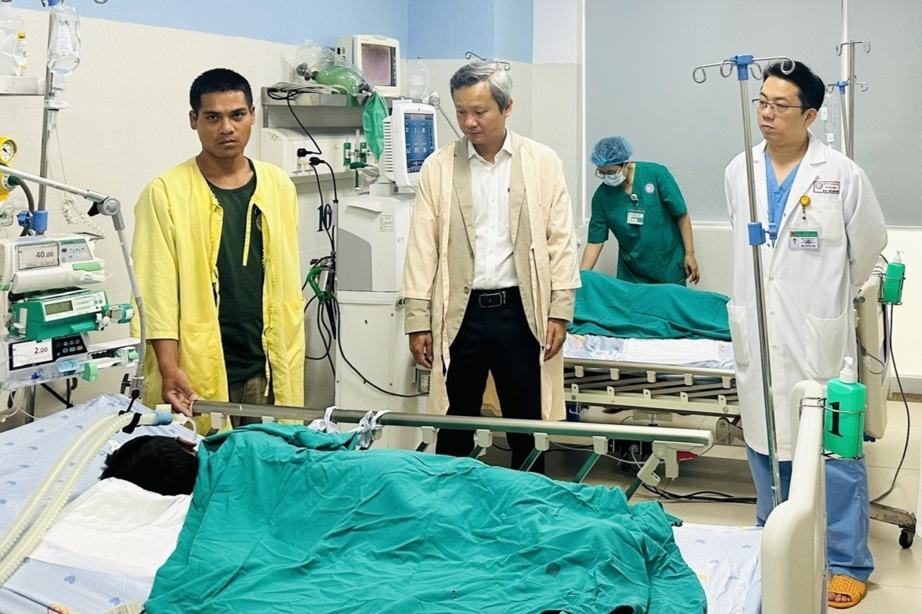 Xuyên đêm đưa thuốc giải độc hiếm từ châu Âu cứu 3 người ngộ độc cá ủ chua