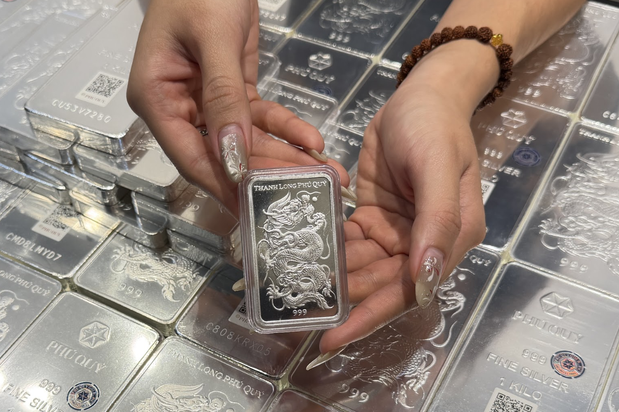 Giá bạc hôm nay 14/3/2026 lao dốc không phanh, giảm tiếp gần 3 triệu/kg