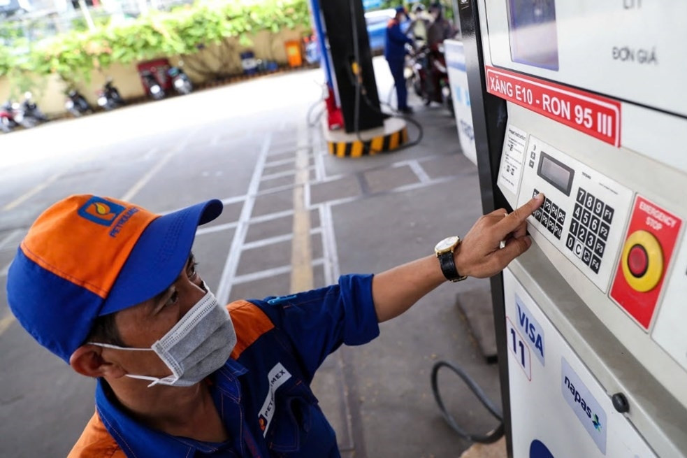 Bản tin sáng 13/3: Xả mạnh quỹ bình ổn, Bộ Công Thương nói lý do xăng vẫn tăng