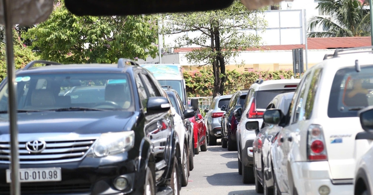 Bộ NN&MT lý giải việc đo khí thải phương tiện phải 'đạp lút chân ga'