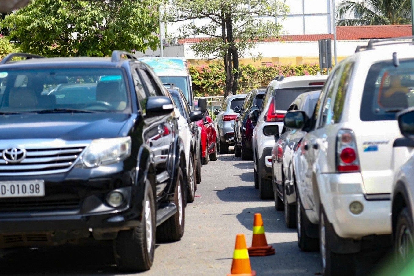 Bộ NN&MT lý giải việc đo khí thải phương tiện phải 'đạp lút chân ga'