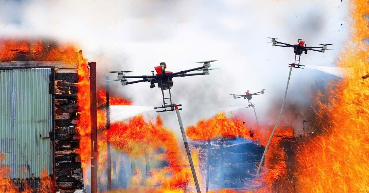 Cháy trong ngõ nhỏ: Xe cứu hỏa chưa vào kịp, UAV bầy đàn có thể tiếp cận trước?