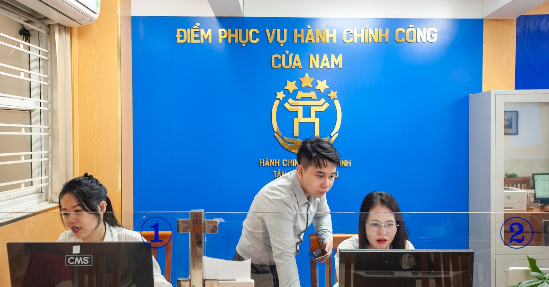 Chính phủ: Hoàn thiện đề án vị trí việc làm gắn với cơ cấu lại đội ngũ cán bộ