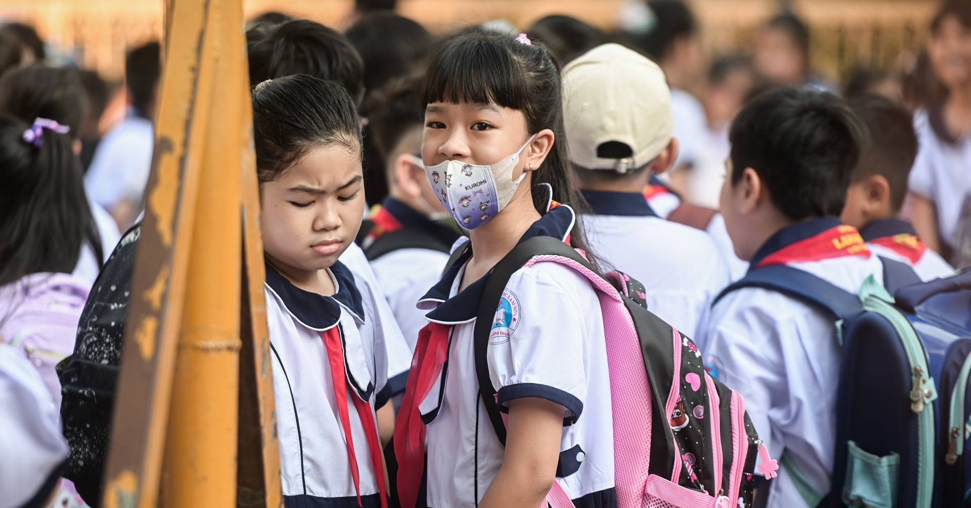 Gần 100.000 học sinh vào lớp 1 và lớp 6 không có thường trú ở TPHCM