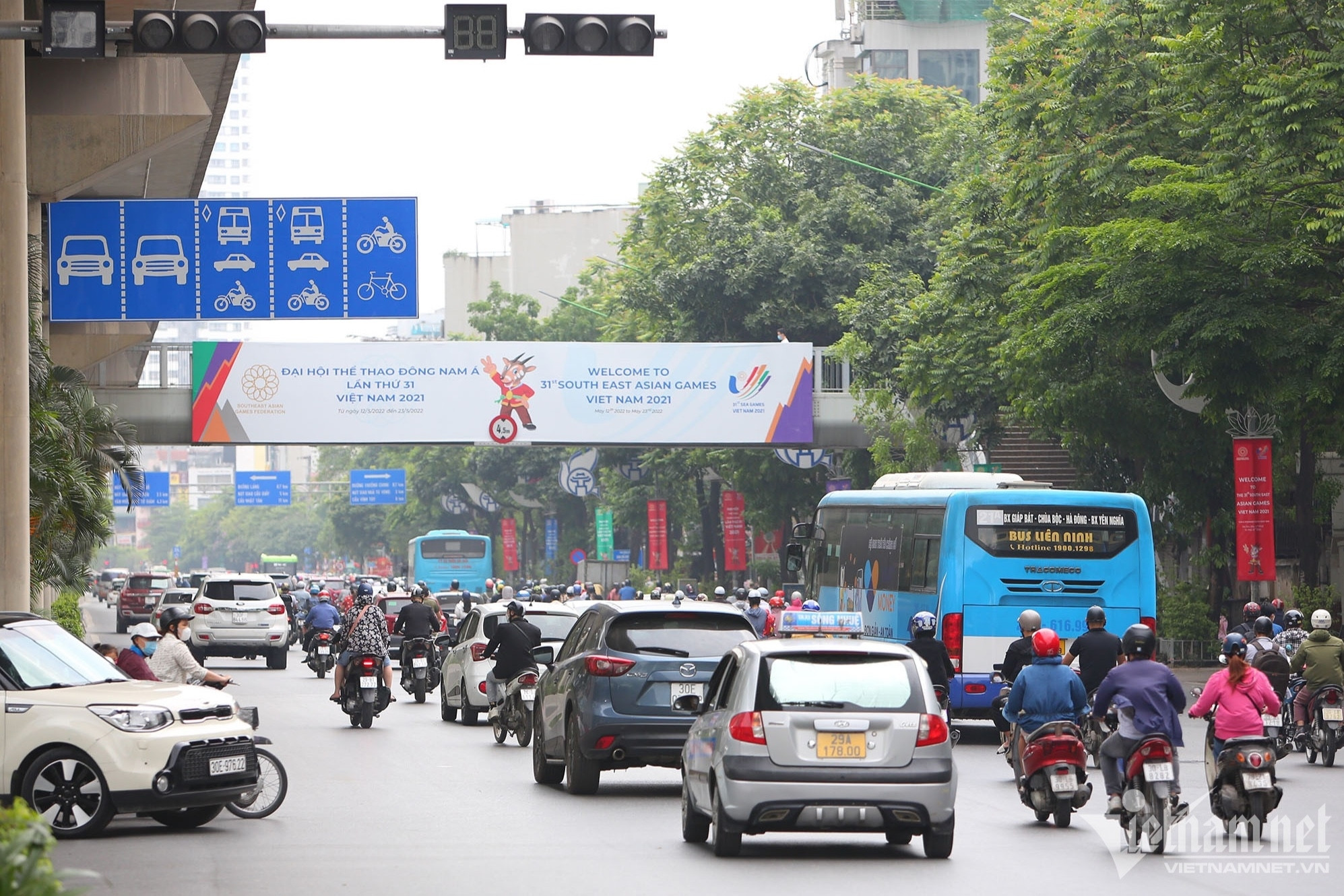 Hà Nội rào chắn hơn 1km đường Nguyễn Trãi để thi công cống chống ngập