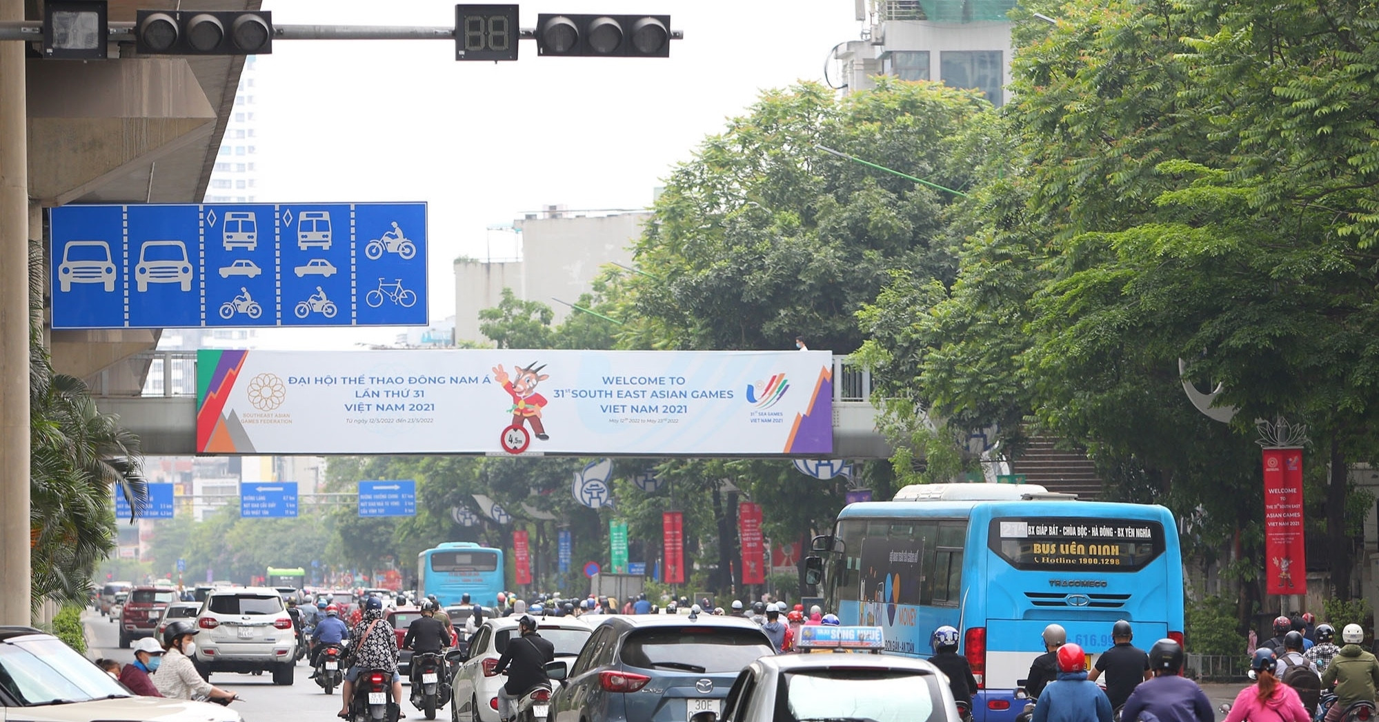 Hà Nội rào chắn hơn 1km đường Nguyễn Trãi để thi công cống chống ngập