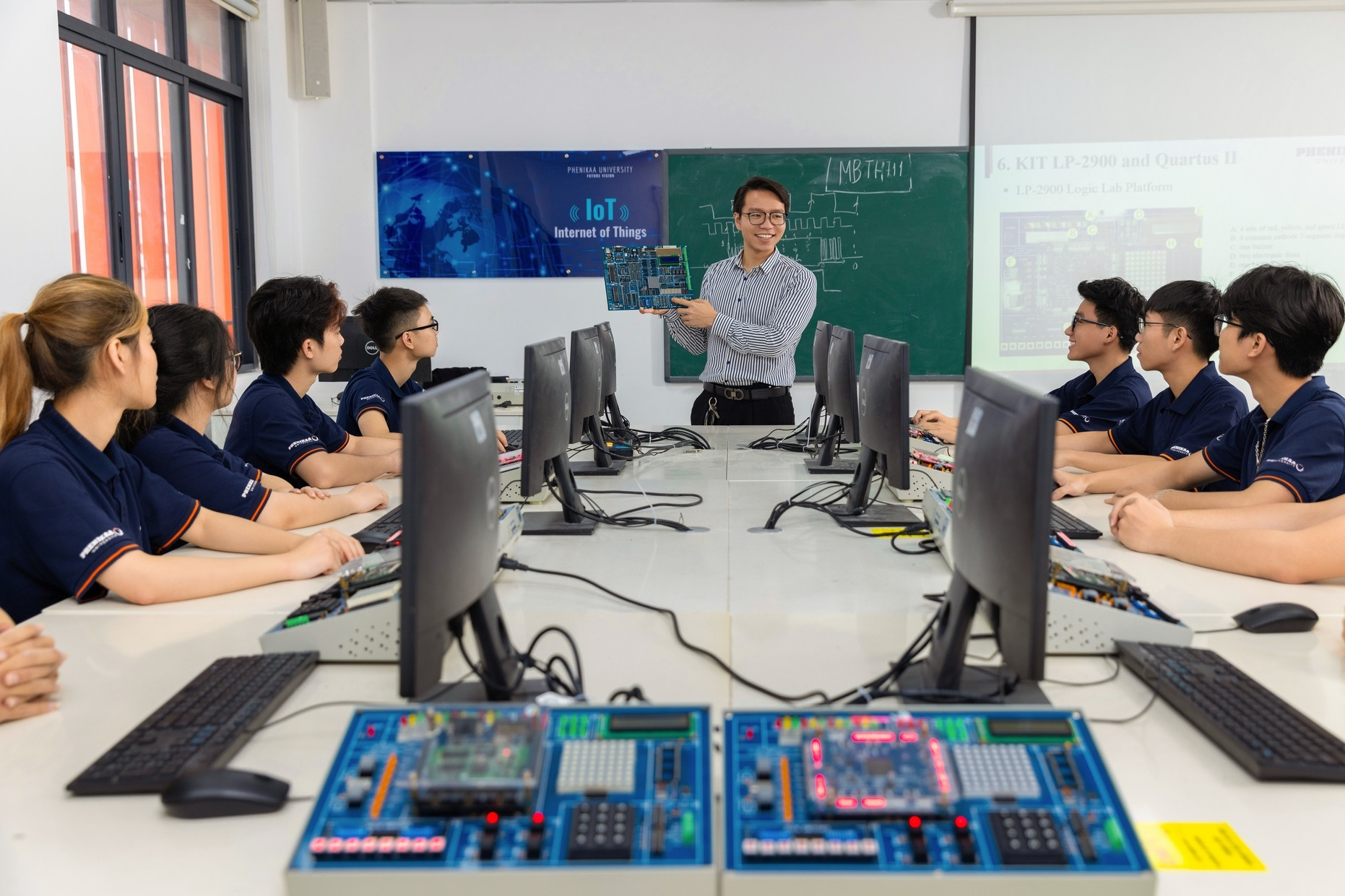 Hơn 450 học sinh tranh tài tại chung kết cuộc thi nghiên cứu khoa học quốc gia