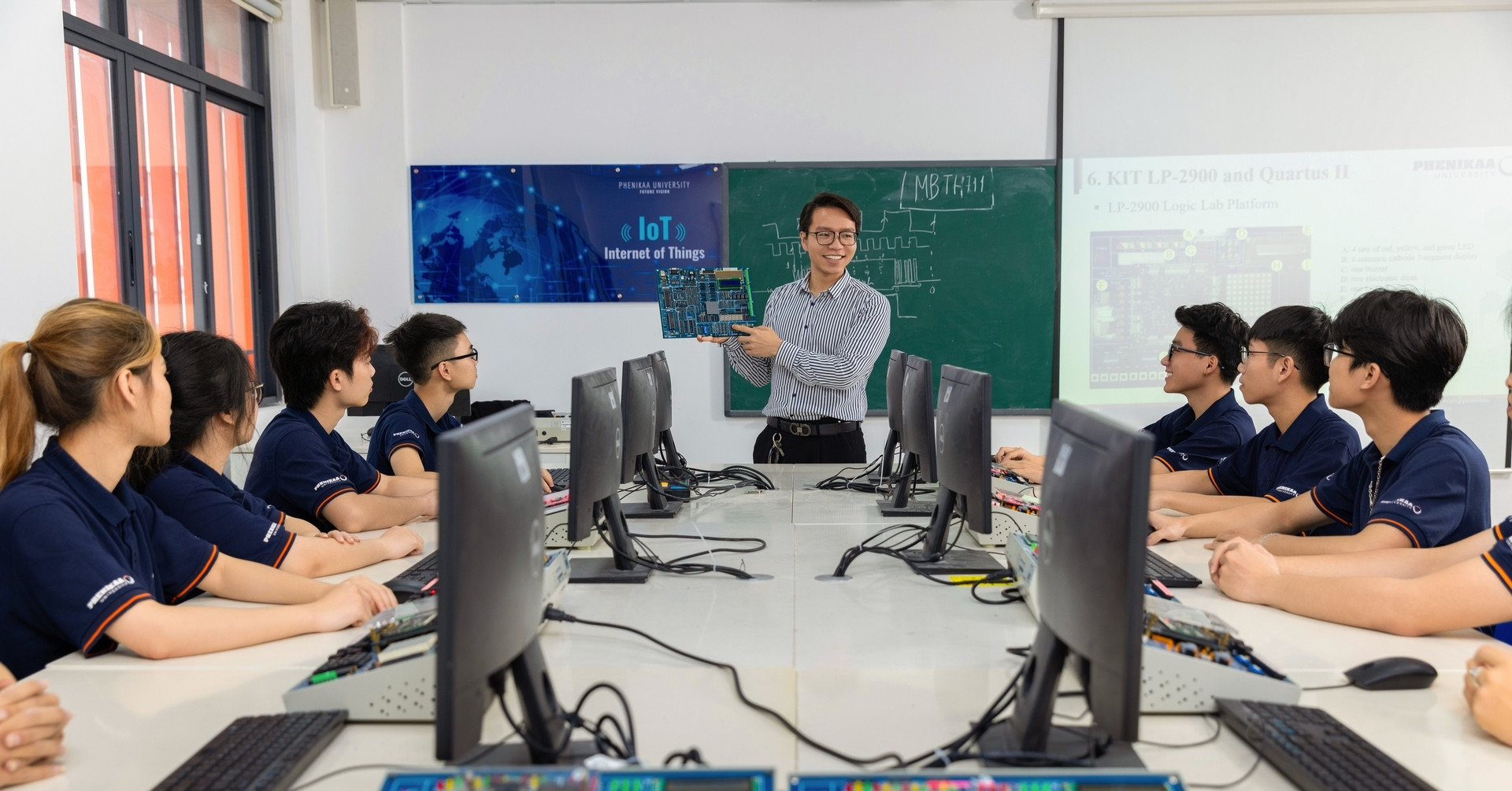 Hơn 450 học sinh tranh tài tại chung kết cuộc thi nghiên cứu khoa học quốc gia