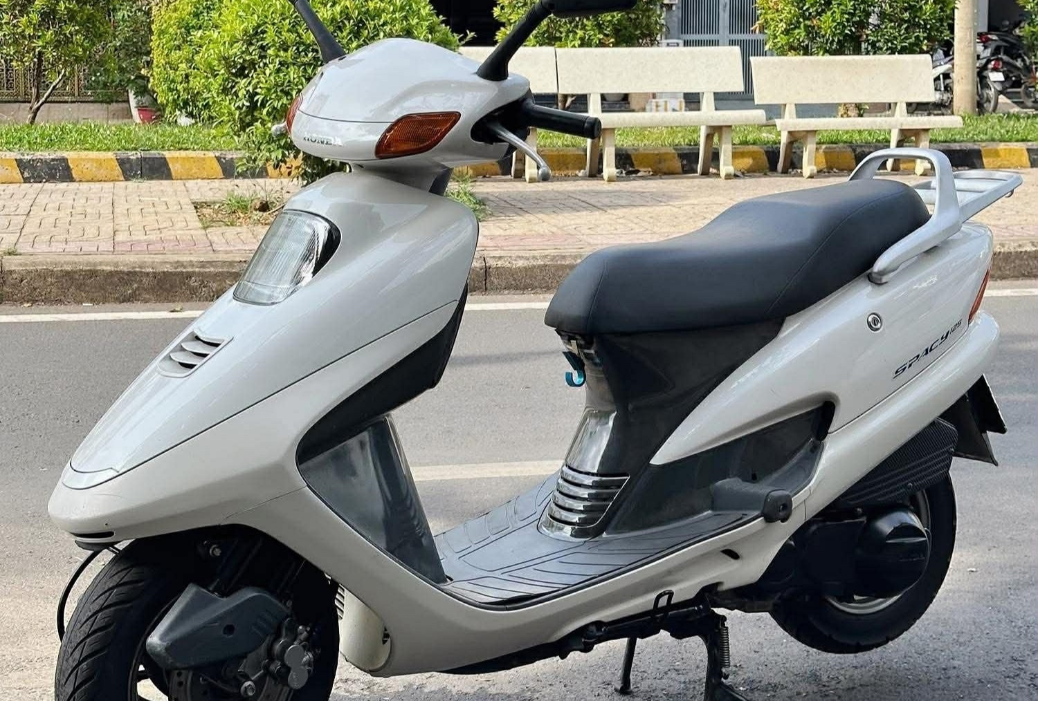 Honda Spacy 18 năm tuổi giá gần 100 triệu đồng, đắt ngang xe ga SH đời mới