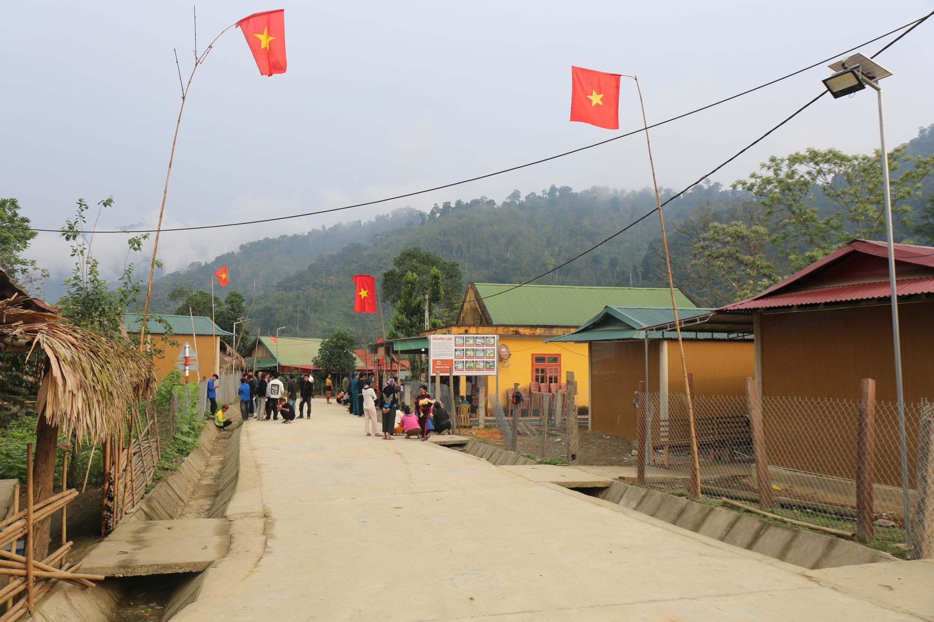 Khu vực bỏ phiếu số 25 bản Khe Búng.JPG