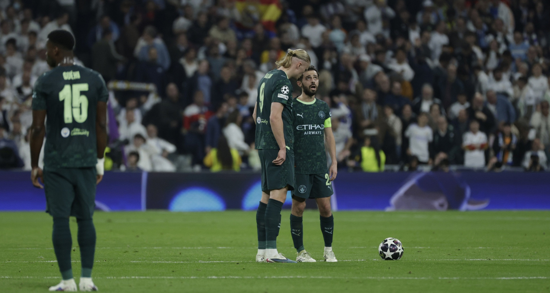 Báo động đỏ Man City: Pep Guardiola đối mặt ác mộng cuộc đời