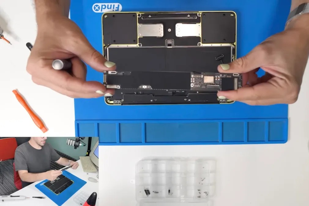 ‘Mổ bụng’ MacBook Neo hé lộ điều bất ngờ