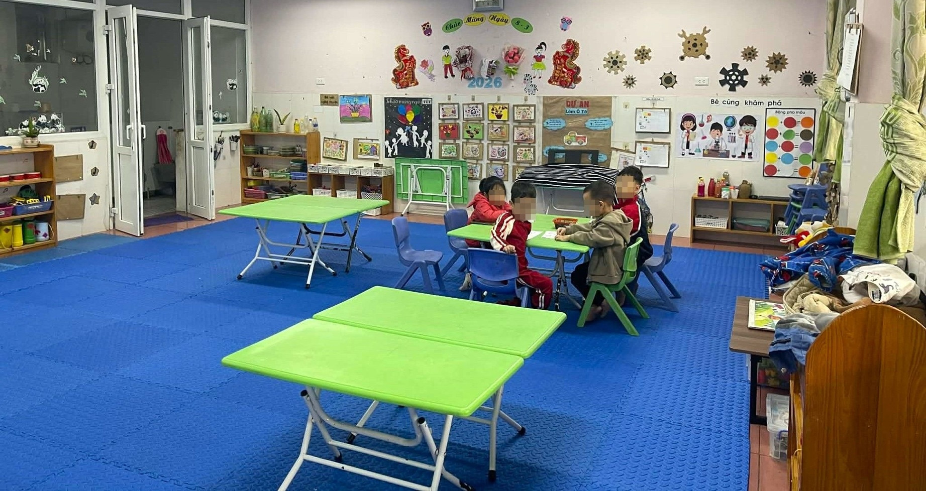 Phụ huynh bất ngờ vì lớp con vắng tanh ở giờ chính khóa, hiệu trưởng nói gì?