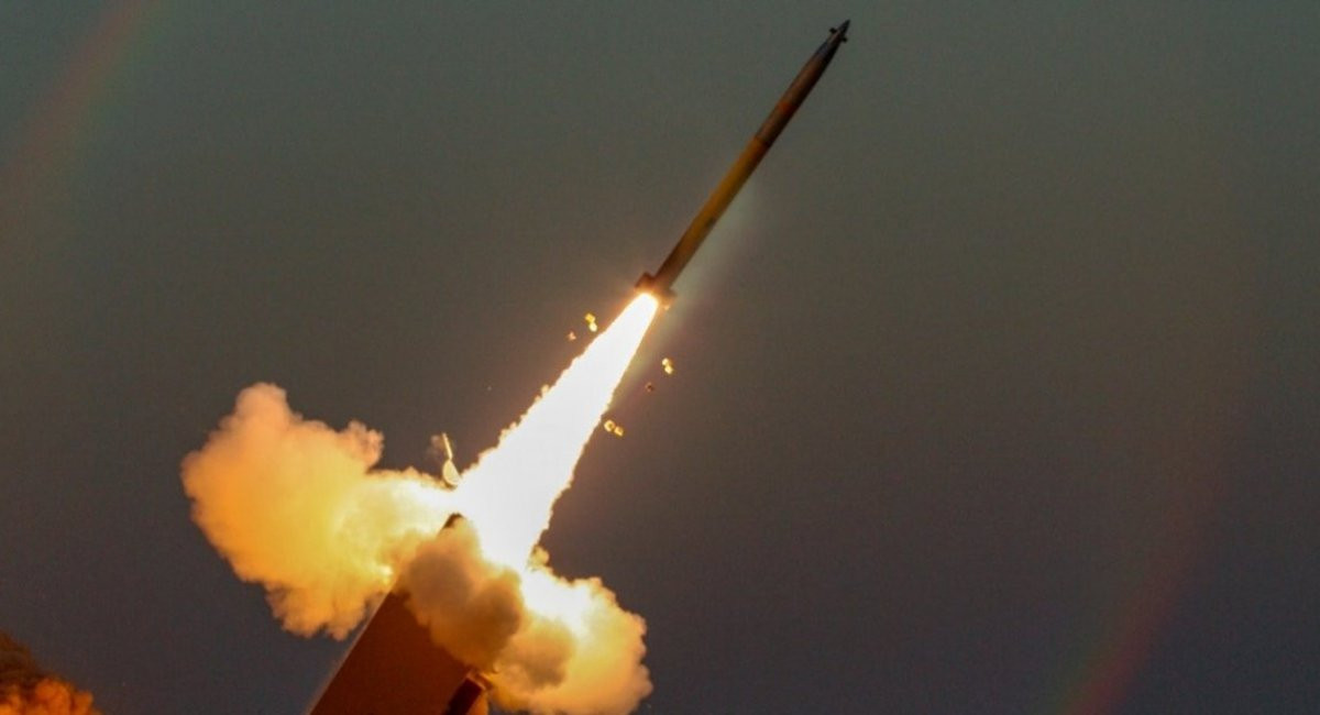 Tên lửa GMLRS Úc 1.jpg